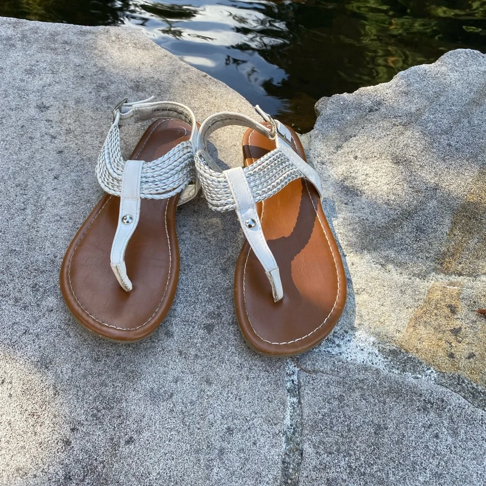 Girls Cherokee white and Silver Sandals size 2